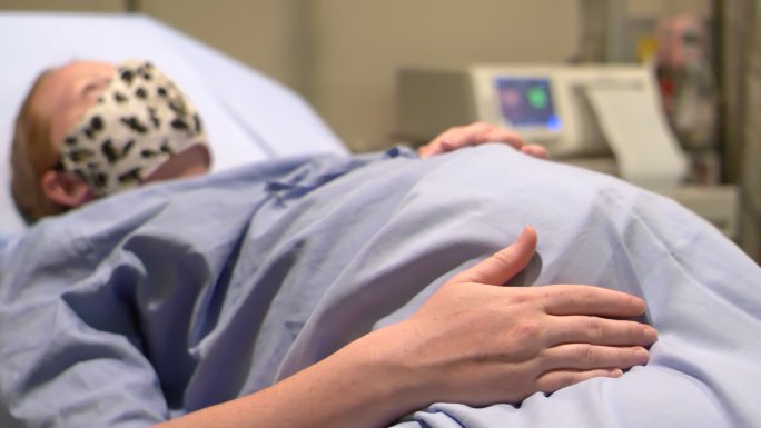 住院的孕妇妇产科孕期孕检女人怀孕