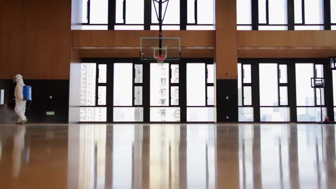 体育馆、篮球馆疫情消毒玻璃清洁升格