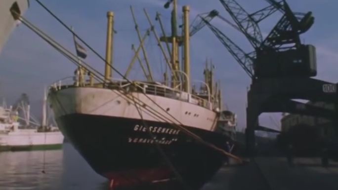 60年代渔港码头港口卸货