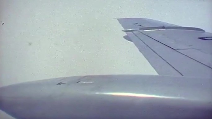 70年代乘坐飞机机翼