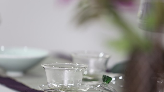江南茶艺茶文化玻璃茶壶茶杯倒茶绿茶龙井茶