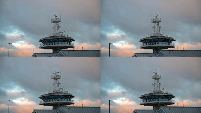 船只交通服务中心的控制塔上飞行的海鸥