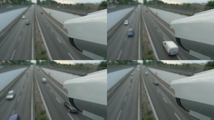高速公路上的速度感知摄像头。