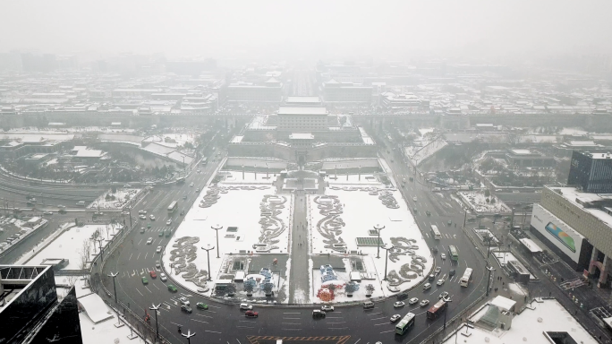 陕西西安南门钟楼城墙下雪4K航拍视频素材