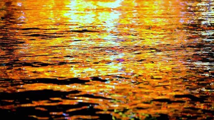 金色水面荡漾水波水纹升格
