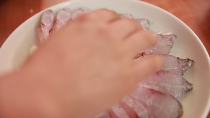 【镜头合集】葱姜水腌制孔雀鱼 (2)