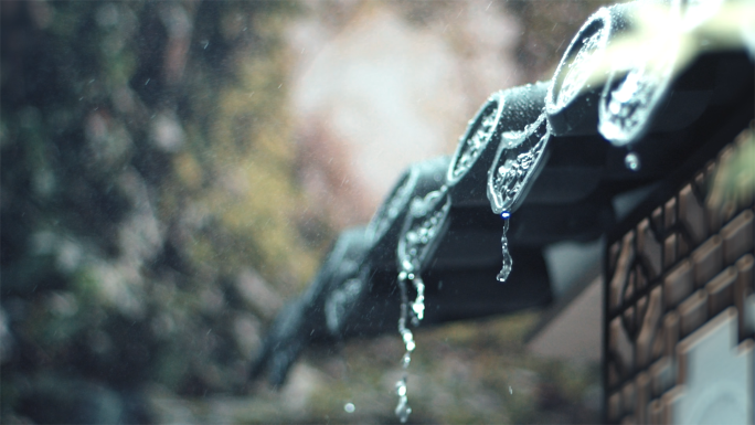 古建筑屋檐下雨意境春季