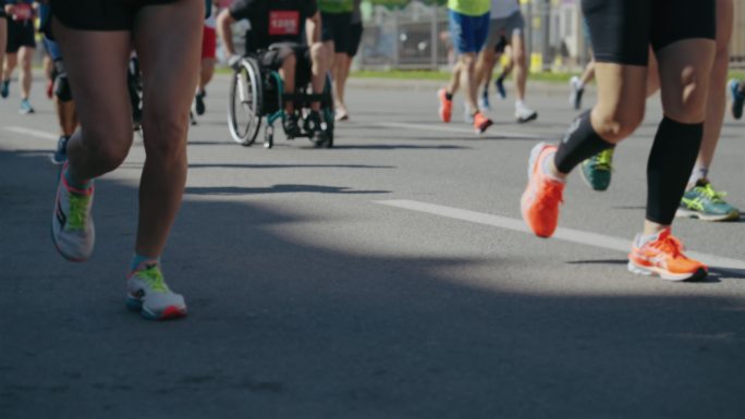 马拉松运动员跑步年轻人户外运动健康城市酷