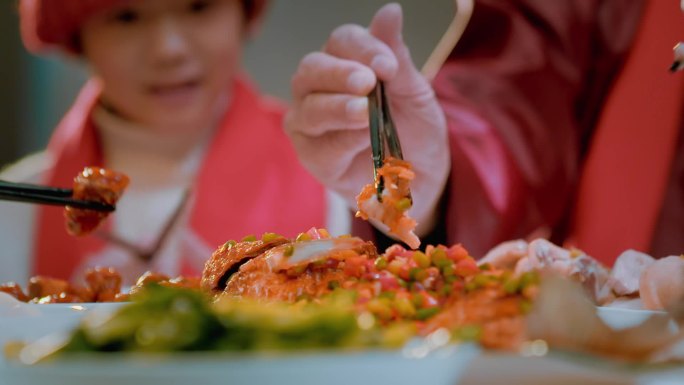 春节吃团年饭