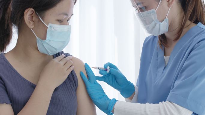 接种疫苗视频加强针疫情防疫抗疫打针医院