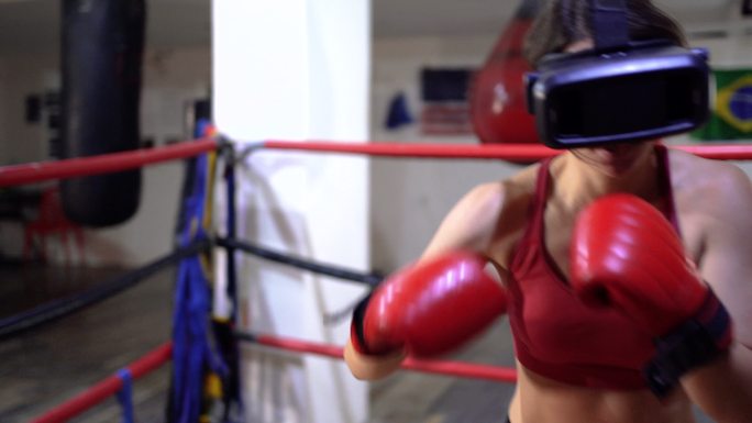 虚拟现实眼镜中的拳击斗士