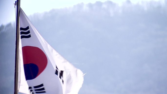 韩国国旗迎风飘扬太极旗飘扬