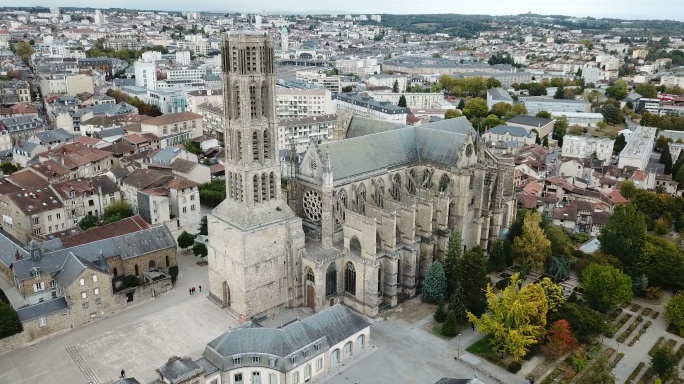 法国利摩日圣艾蒂安大教堂鸟瞰图