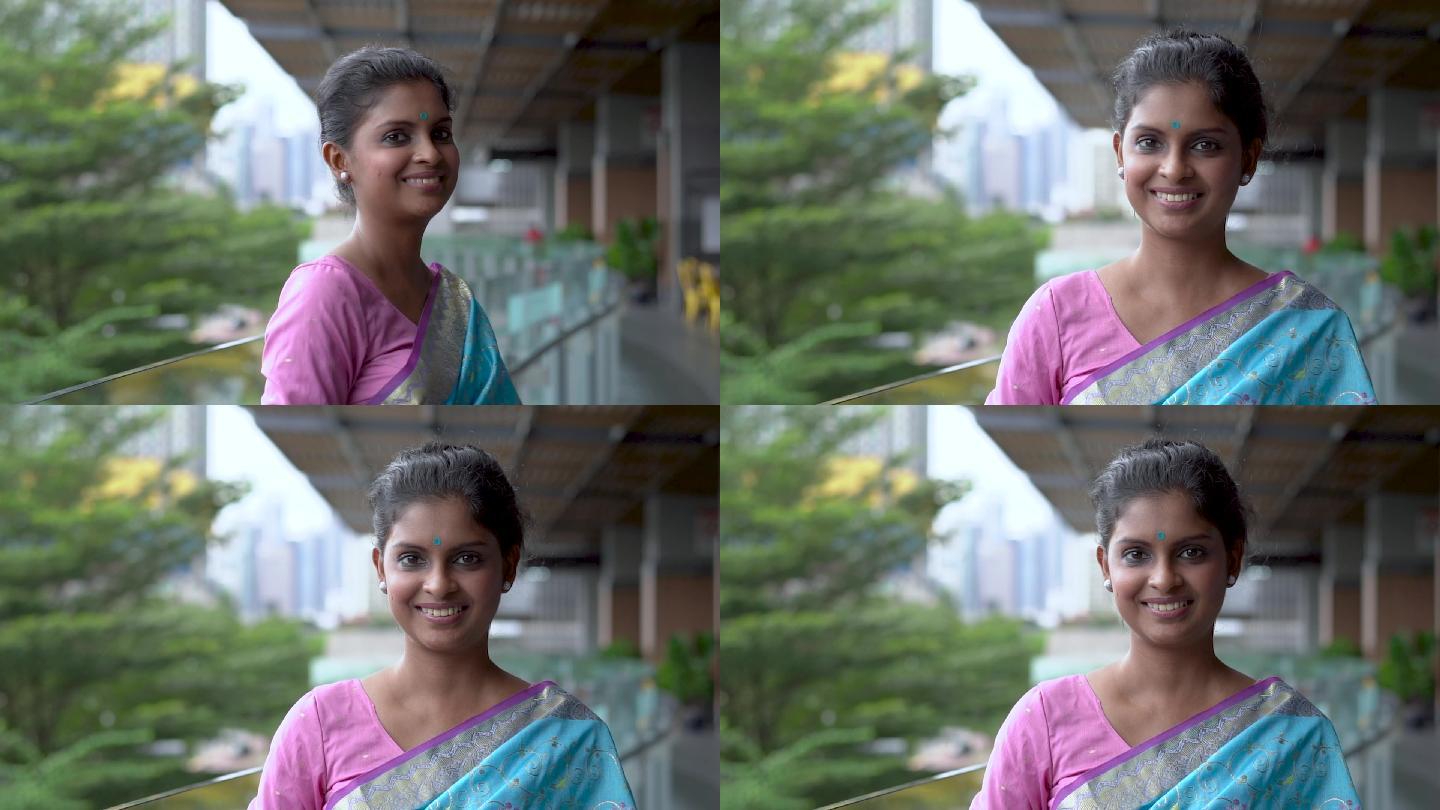 印度年轻女子微笑的画像