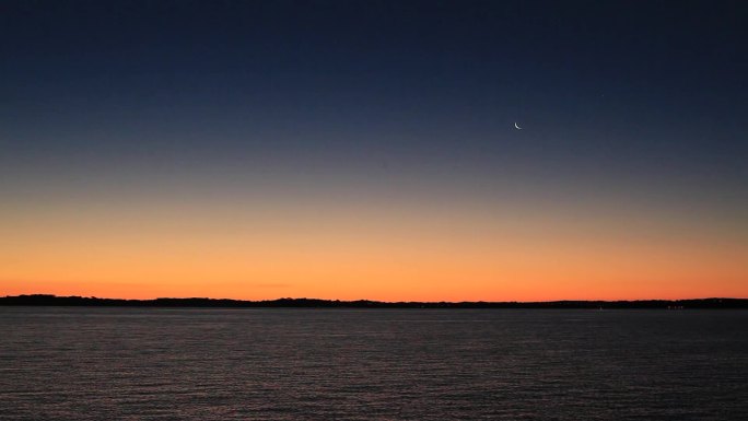 大海夜晚