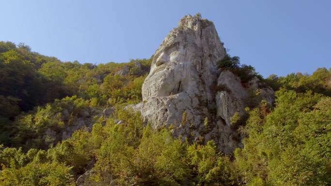 罗马尼亚多瑙河峡谷岩石