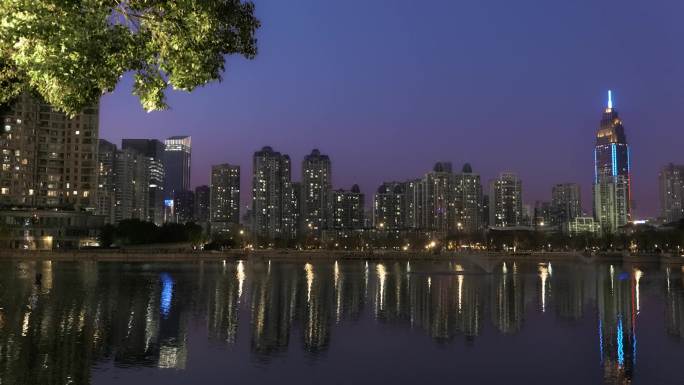 城市晚风夜景