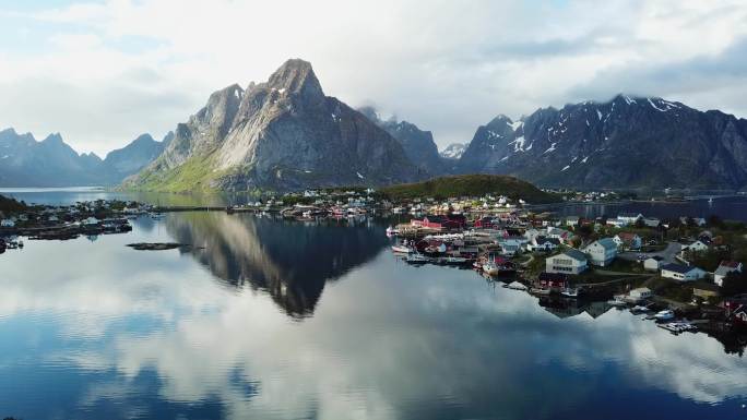 挪威罗弗敦群岛罗弗敦国外山区外国风景