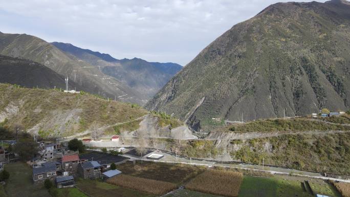 四川阿坝乡村航拍山川村庄自然高原风景青山