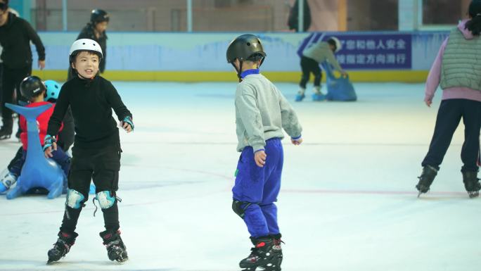 滑冰场 儿童溜冰场 室内滑冰  溜冰
