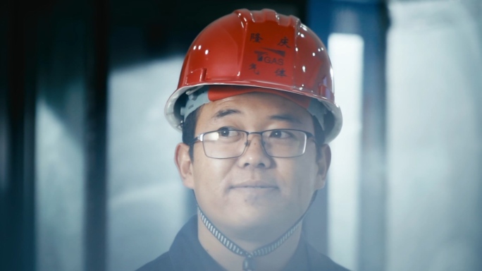工人工程师安全帽气体天然气氢气制造工厂