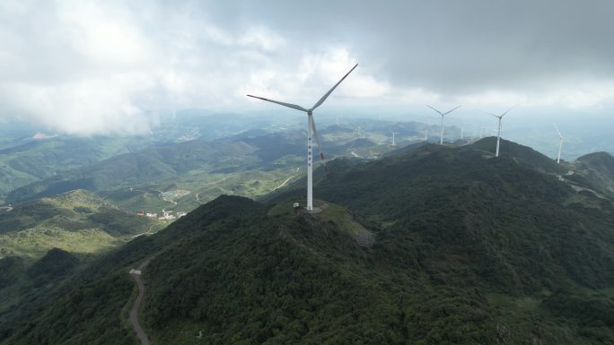 4K航拍贵州盘州老黑山风电厂