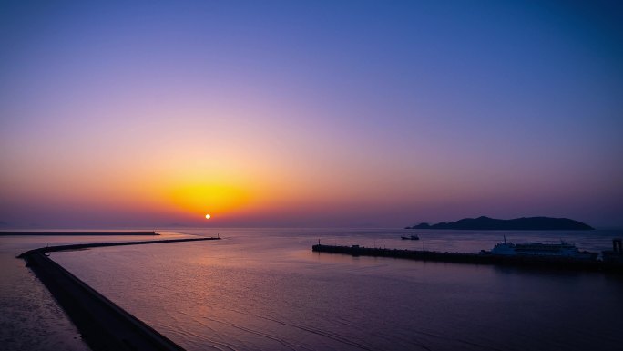 海上日出