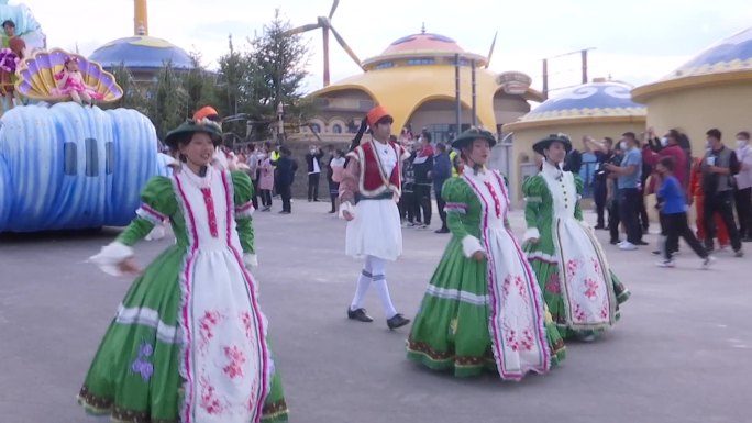 草原蒙古风车旅游区彩车游行