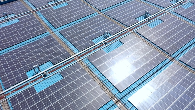 4K航拍工业园楼顶太阳能光伏板