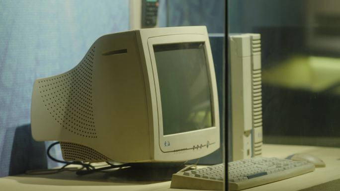老的crt电脑