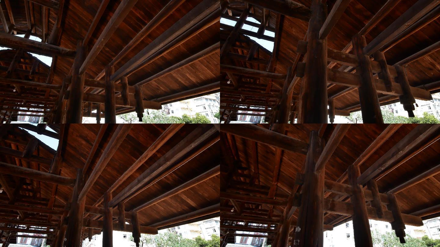 风雨桥内景屋顶榫卯结构