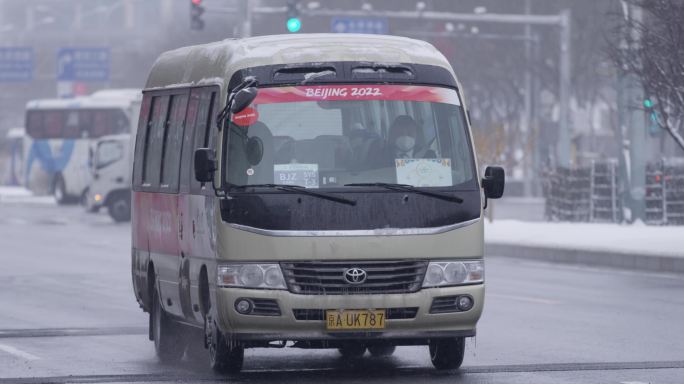 下雪天冬奥会专车