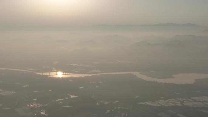 航拍浙江诸暨早晨云雾浦阳江牌头日出