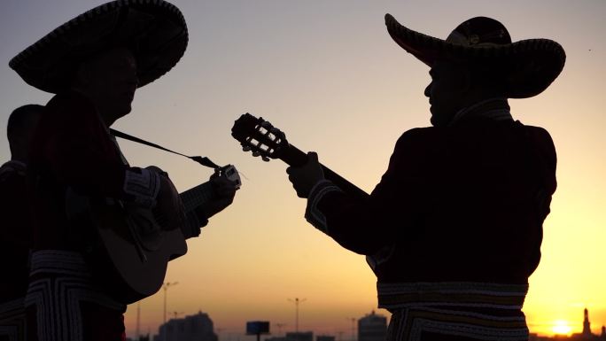 墨西哥音乐家马里亚奇的剪影