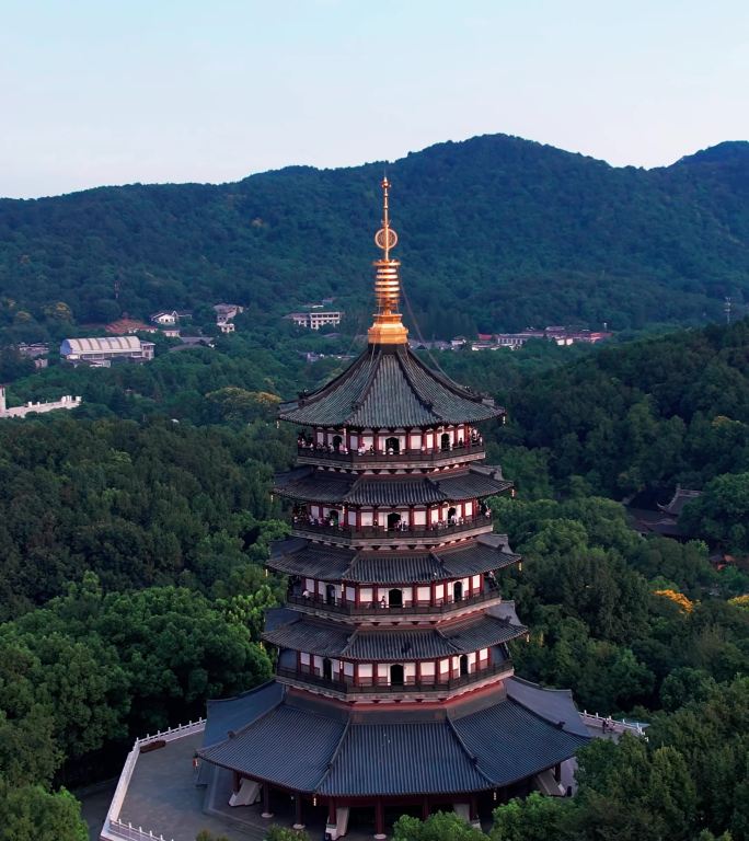 雷峰塔竖屏航拍西湖风景区