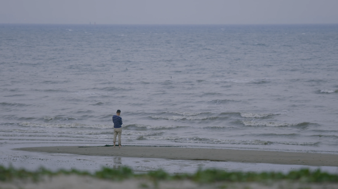 4k 海边孤独的灵魂 独自一人 看海