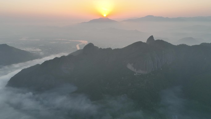 航拍浙江诸暨山水日出云雾汤江岩布谷湖