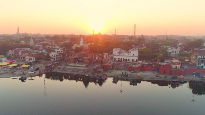 印度北方邦坎普尔恒河附近的日落鸟瞰图