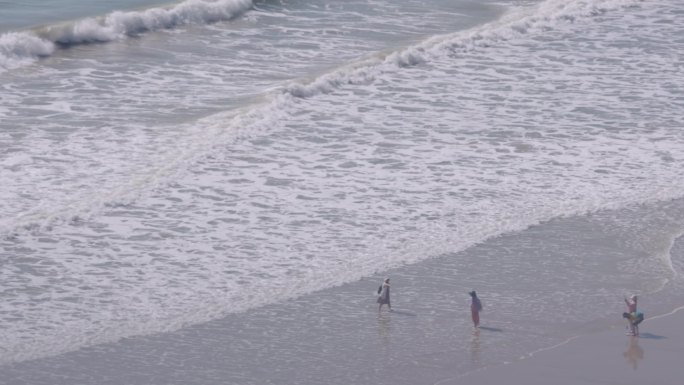 海边 海浪 嬉戏 玩耍 大海