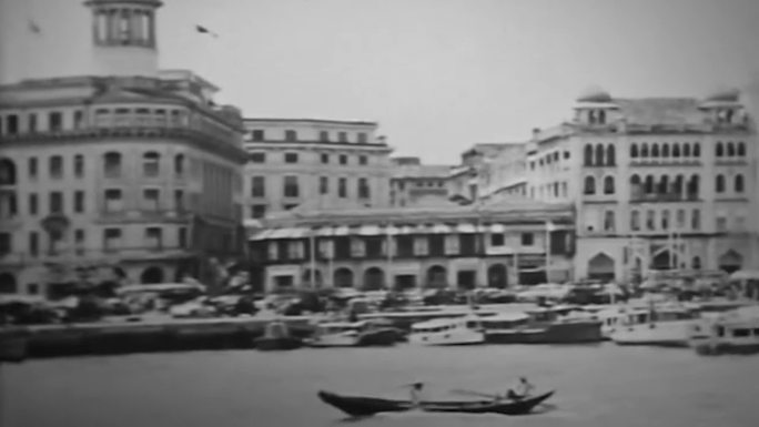 50年代上海黄浦江码头渔船