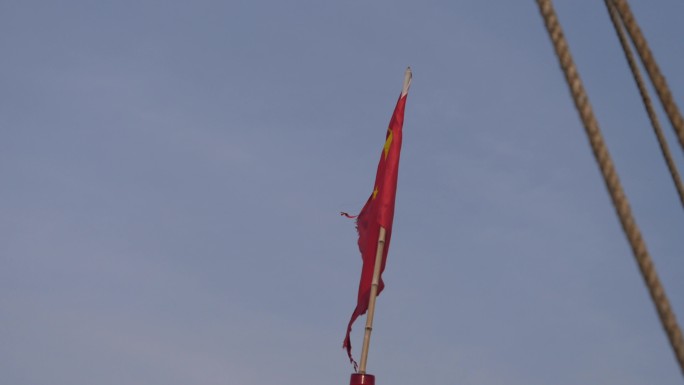 渔船国旗飘扬空镜4k素材