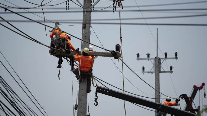 电线工人高压检修国家电网电路修理