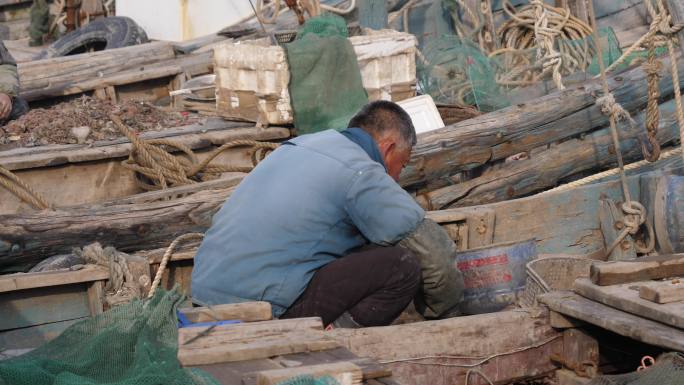 青岛崂山小渔船渔民空镜4k素材