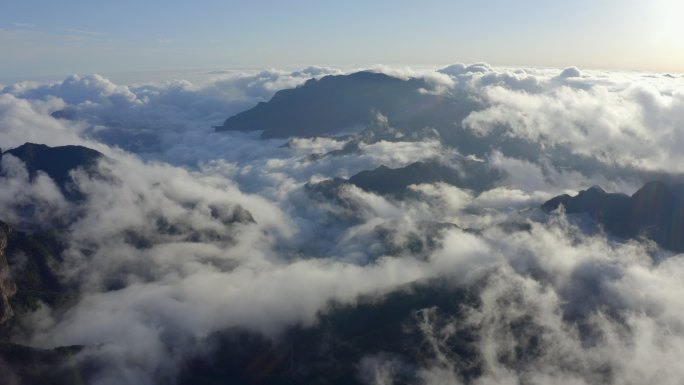 太行山析城山中条山伏牛山天空山峰白云