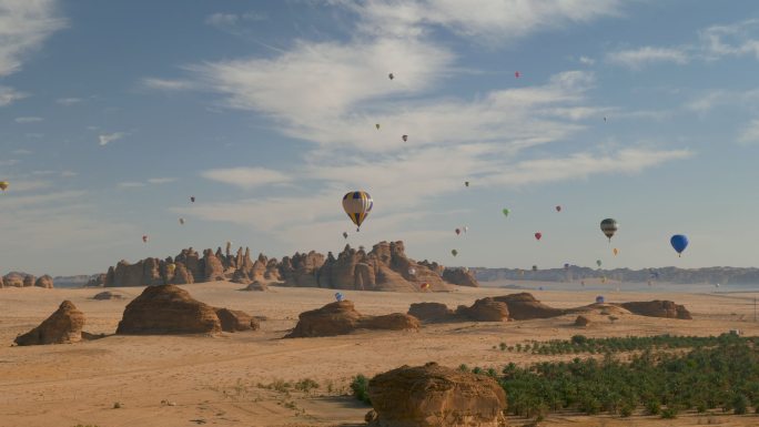 沙特阿拉伯热气球乘坐热气球旅游景点旅游项
