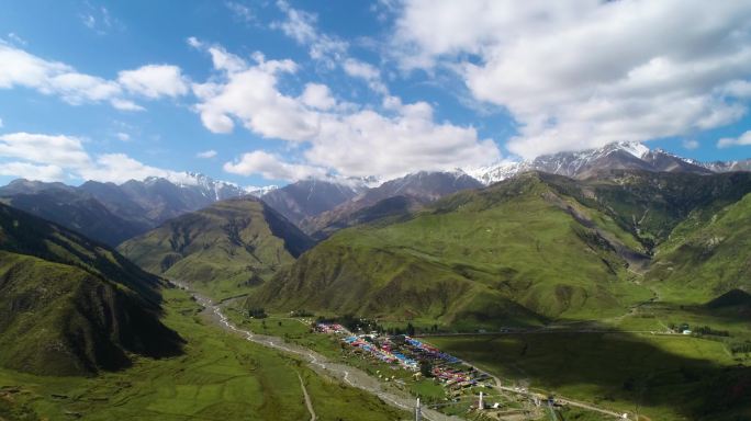 新疆高海拔特色地貌
