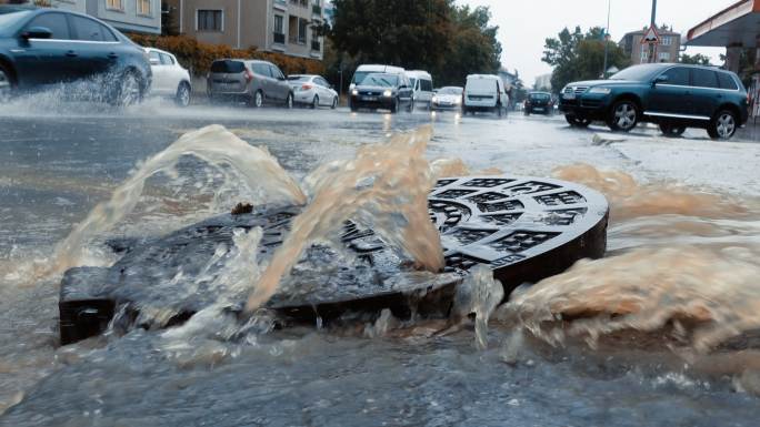 城市道路污水脏水水灾淹水洪涝洪灾