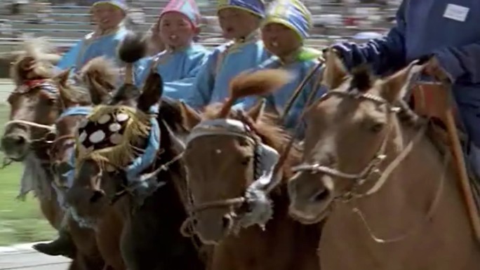80年代蒙古族赛马活动