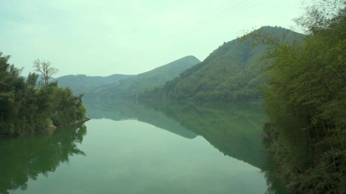 湖南怀化沅江峡谷村庄空中铁桥网红桥景色