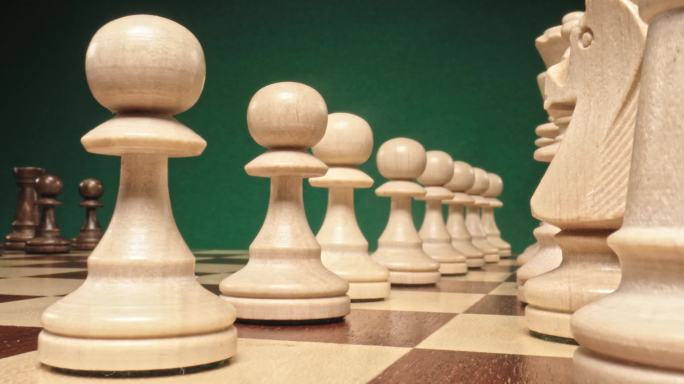 国际象棋对峙对弈棋逢对手对抗对垒